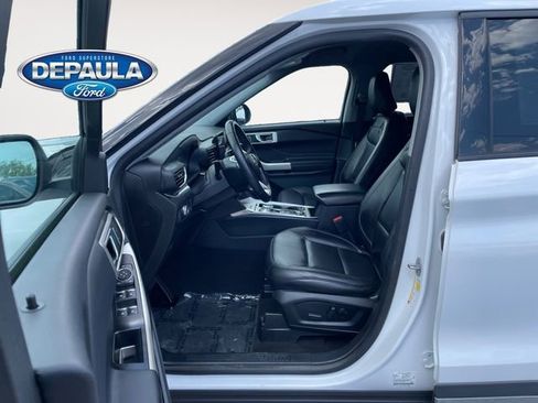 Used 2021 Ford Explorer XLT w/ Equipment Group 202A AWD/4WD image 11