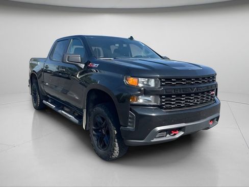 Used 2019 Chevrolet Silverado 1500 Custom Trail Boss w/ Custom Convenience Package AWD/4WD image 3