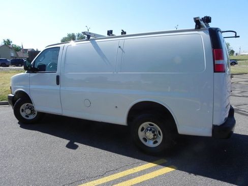 Used 2021 Chevrolet Express 2500 w/ Enhanced Convenience Package image 2