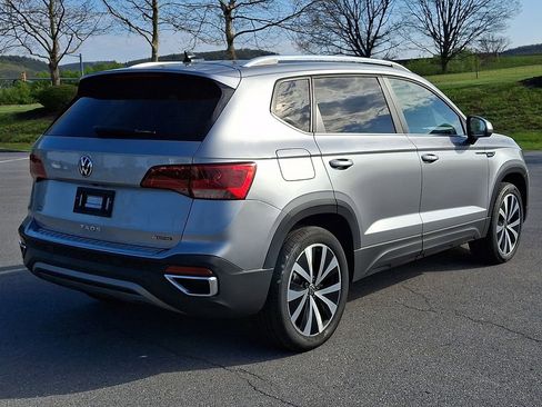 Used 2023 Volkswagen Taos SE w/ Panoramic Sunroof Package AWD/4WD image 8