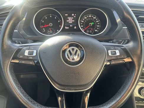 Used 2018 Volkswagen Tiguan SEL image 15