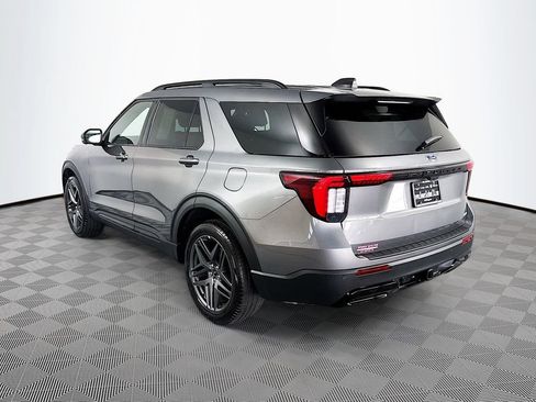Used 2025 Ford Explorer ST-Line w/ ST-Line Street Pack AWD/4WD image 5