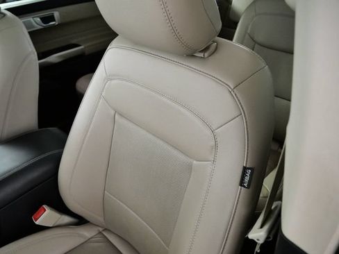 Used 2023 Ford Explorer Limited w/ Limited Technology Package AWD/4WD image 18