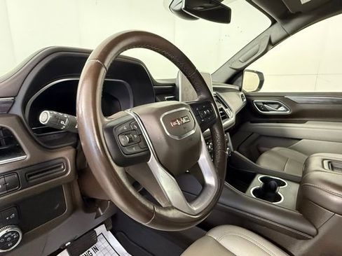 Used 2023 GMC Yukon XL SLT AWD/4WD image 15