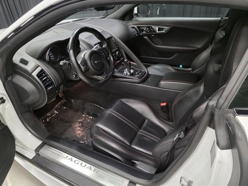 Used 2016 Jaguar F-TYPE R image 19