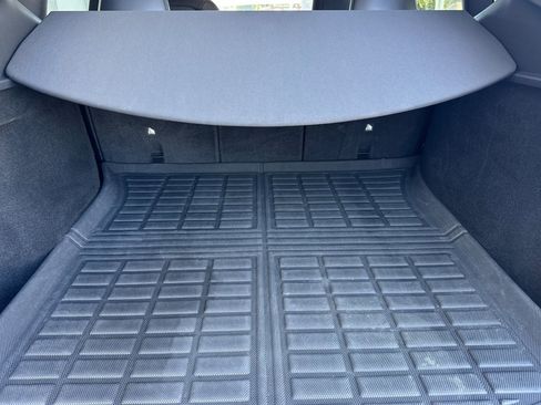 Used 2023 Tesla Model Y Long Range image 33