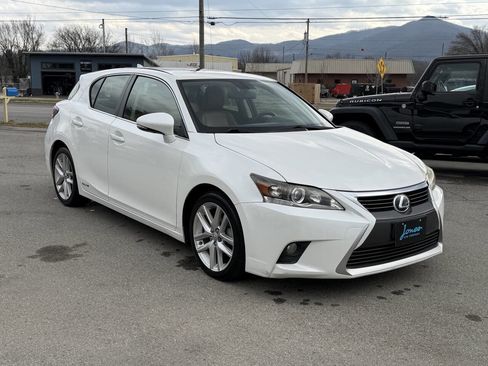 Used 2014 Lexus CT 200h image 4