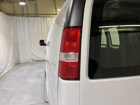 Used 2023 Chevrolet Express 2500 w/ Driver Convenience Package image 10