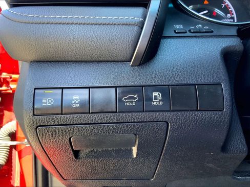 Used 2019 Toyota Camry SE w/ Convenience Package image 32