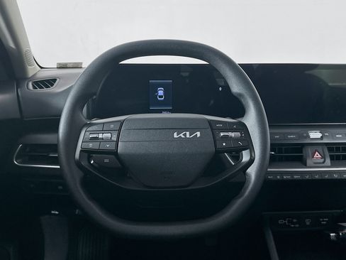 Used 2025 Kia K4 LXS image 18