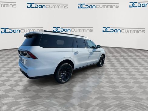 New 2026 Lincoln Navigator L Reserve w/ Jet Appearance Package AWD/4WD image 8