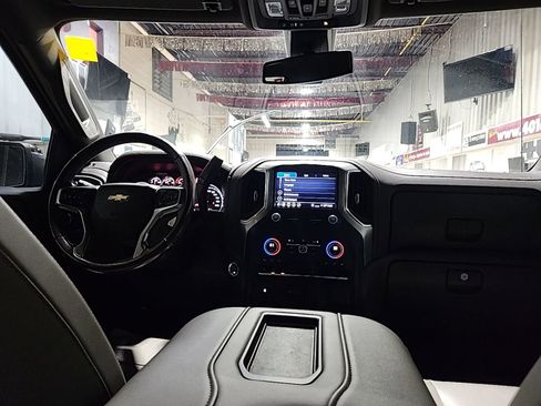 Used 2020 Chevrolet Silverado 1500 LTZ image 7