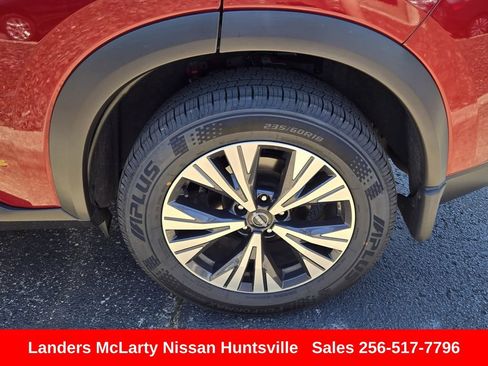 Used 2023 Nissan Rogue SV FWD image 12
