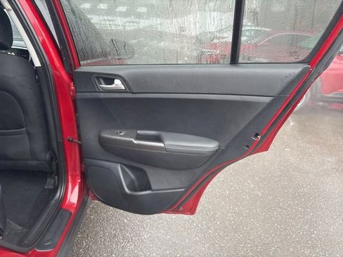 Used 2020 Kia Sportage LX image 9