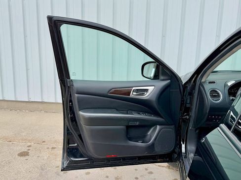 Used 2014 Nissan Pathfinder Platinum w/ Platinum Premium Package image 14