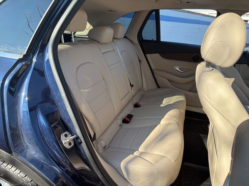 Used 2022 Mercedes-Benz GLC 300 4MATIC image 24