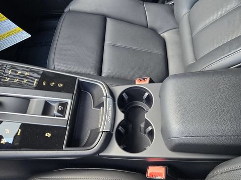New 2026 Porsche Macan AWD/4WD image 24