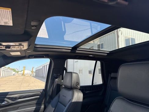 Used 2024 GMC Yukon Denali AWD/4WD image 18