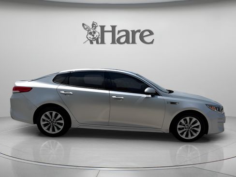 Used 2017 Kia Optima EX w/ Premium Package FWD image 5