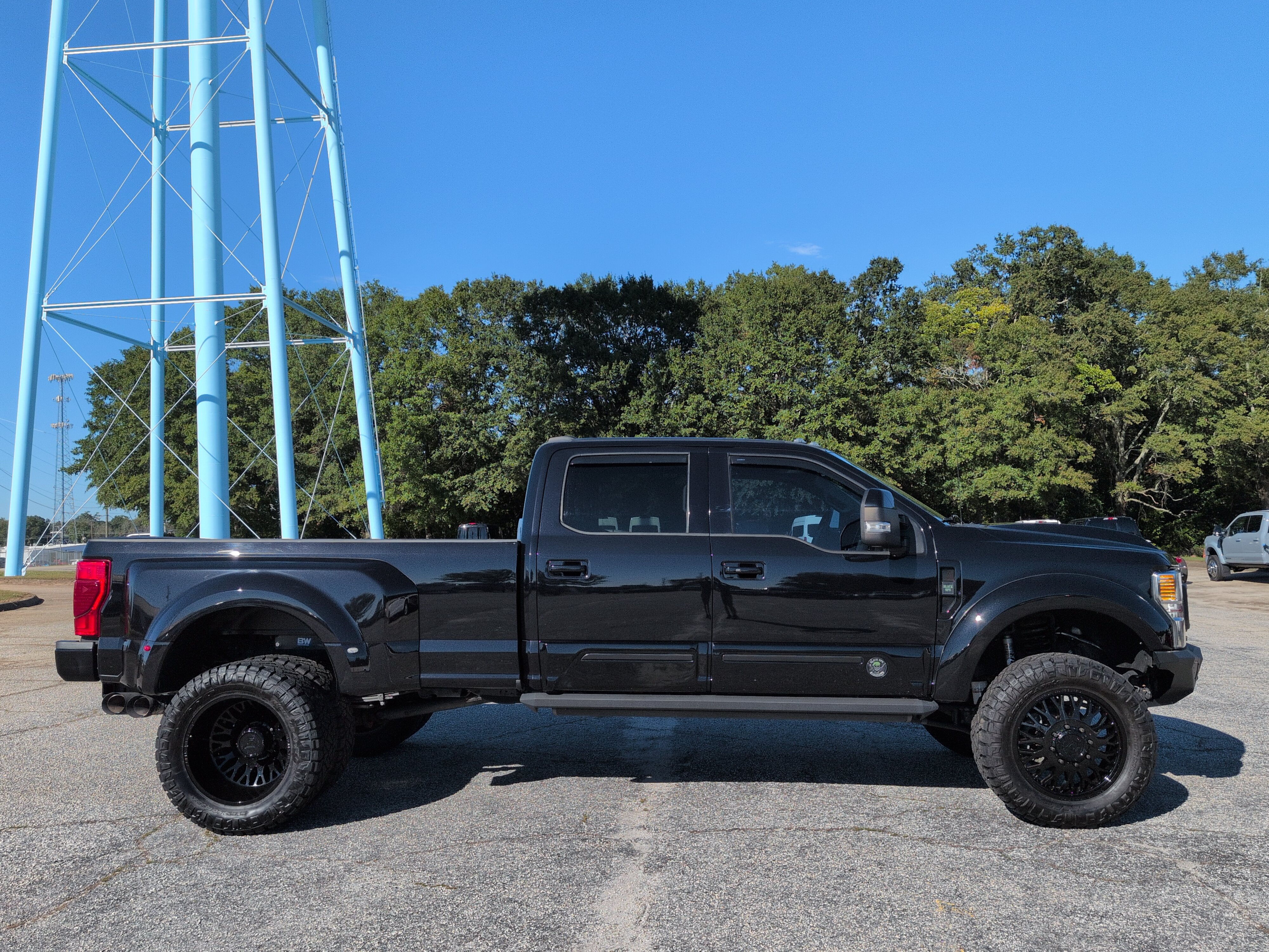 Used 2020 Ford F350 Lariat w/ Lariat Ultimate Package AWD/4WD image 2