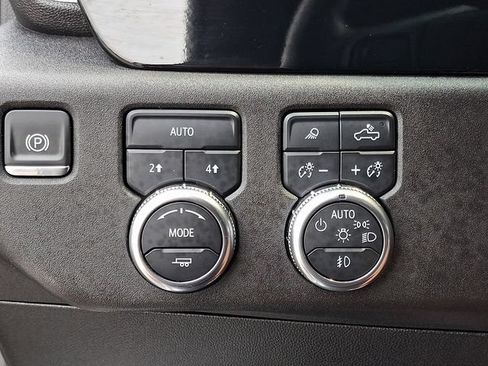 Certified 2025 GMC Sierra 1500 SLT AWD/4WD image 23