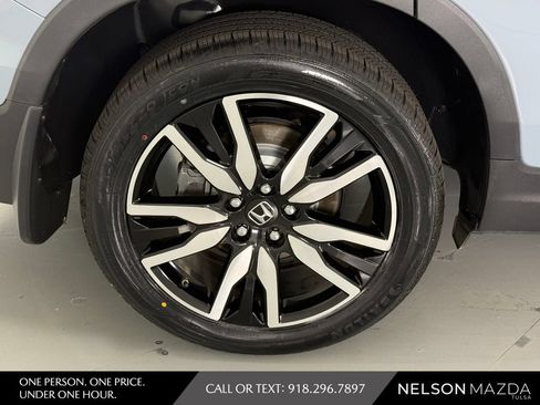 Used 2022 Honda Pilot Touring image 11