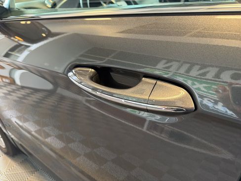 Used 2018 Ford Edge Titanium w/ Equipment Group 301A FWD image 10