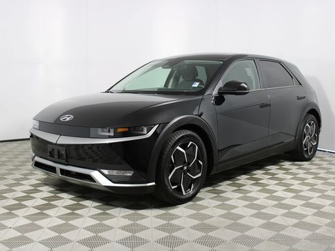 Used 2024 Hyundai Ioniq 5 SE RWD image 3