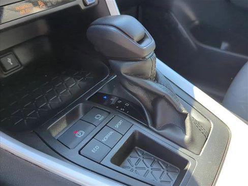 Certified 2022 Toyota RAV4 XLE image 22