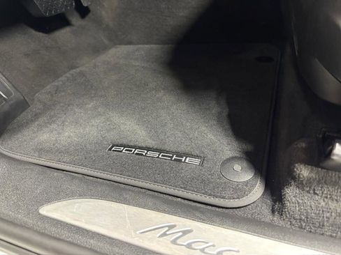 Used 2017 Porsche Macan Turbo image 23