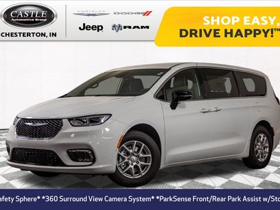 New 2026 Chrysler Pacifica Select