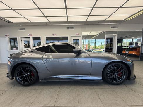 Used 2023 Nissan Z w/ Floor Mat Package (L93) RWD image 4