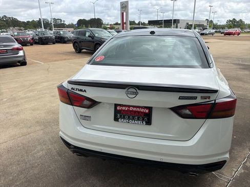 New 2026 Nissan Altima 2.5 SR image 3