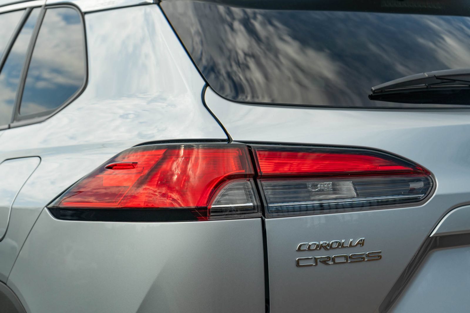 Certified 2025 Toyota Corolla Cross XLE FWD image 7