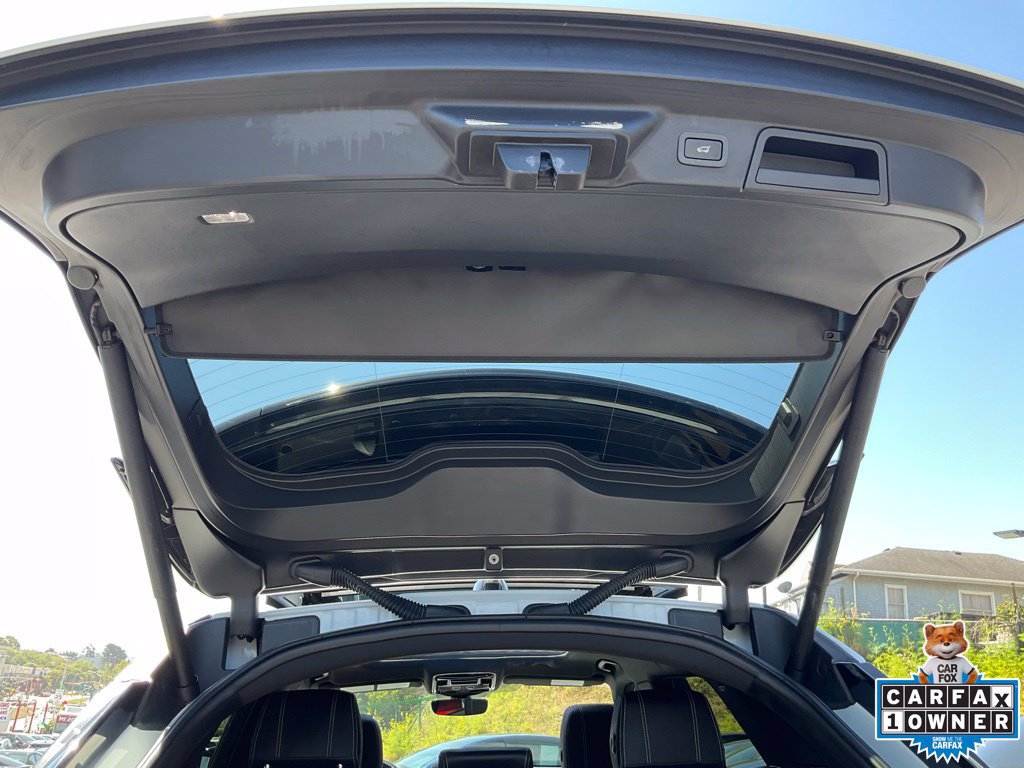 Used 2018 Land Rover Range Rover Velar R-Dynamic SE AWD/4WD image 9