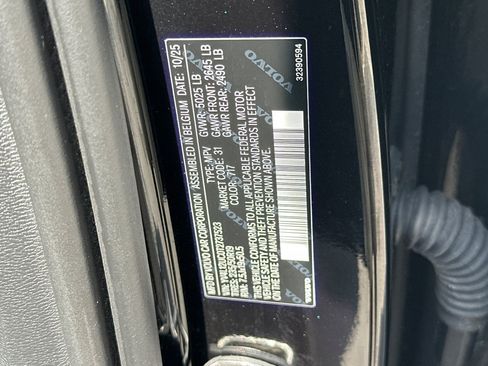 Certified 2026 Volvo XC40 B5 Plus AWD/4WD image 35