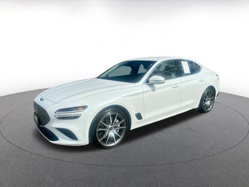 Used 2025 Genesis G70 2.5T image 4