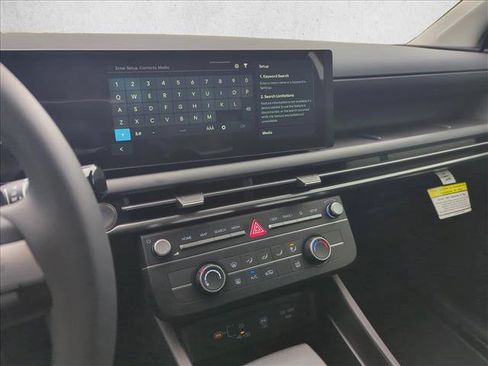 Certified 2025 Hyundai Tucson SE image 15