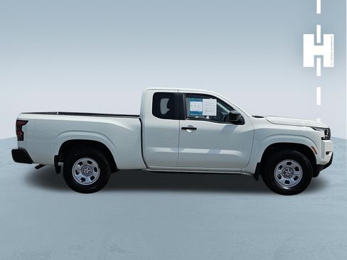 Used 2024 Nissan Frontier S RWD image 3