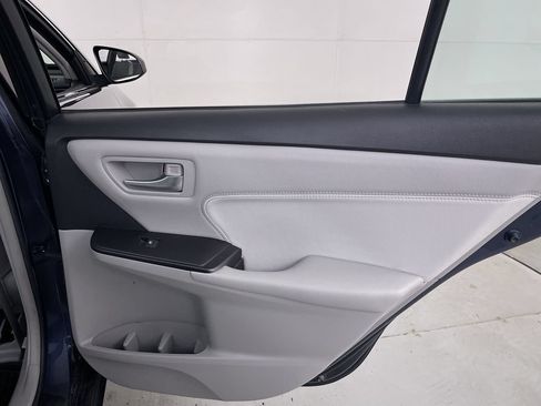 Used 2017 Toyota Camry XLE w/ Moonroof Package FWD image 24
