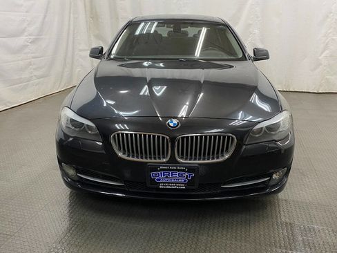 Used 2011 BMW 550i xDrive Sedan image 3