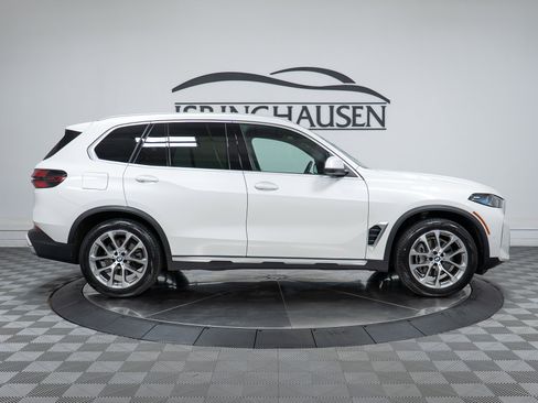 Certified 2024 BMW X5 xDrive40i w/ Premium Package AWD/4WD image 4