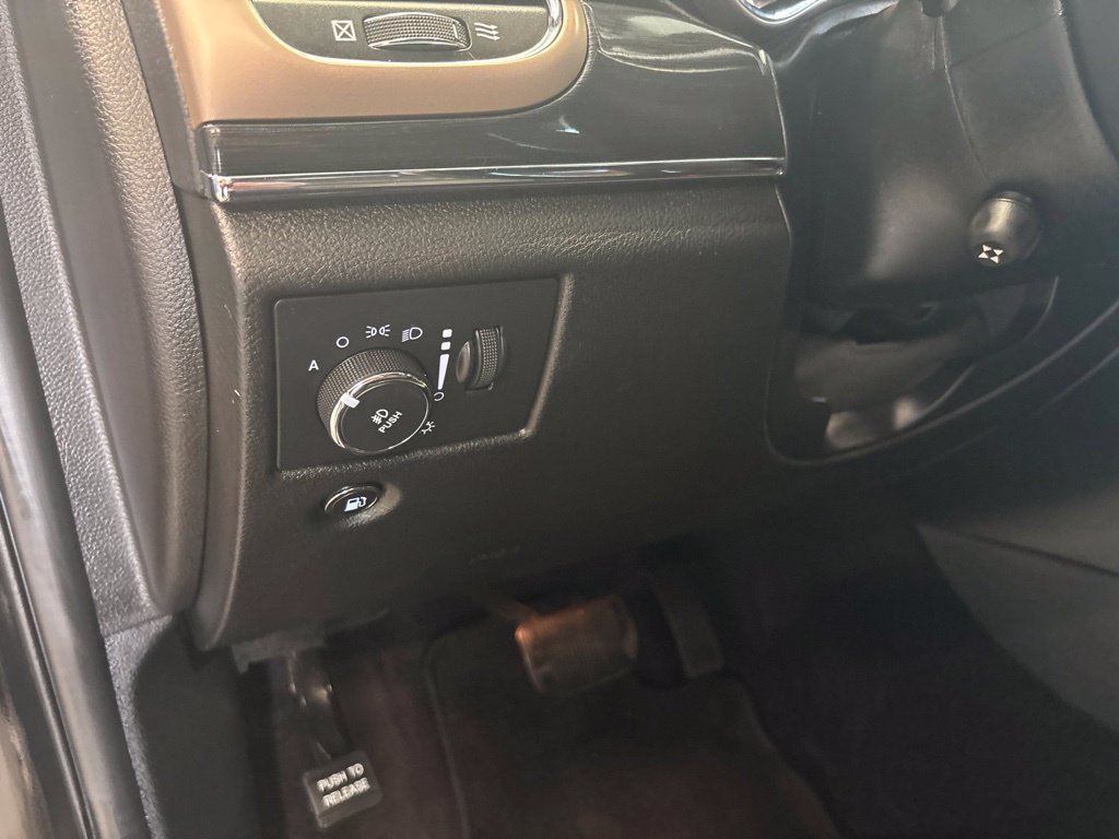 Used 2017 Jeep Grand Cherokee Limited 75th Anniversary AWD/4WD image 6