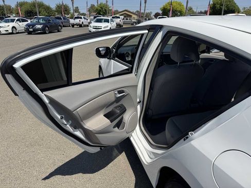 Used 2014 Honda Insight image 21
