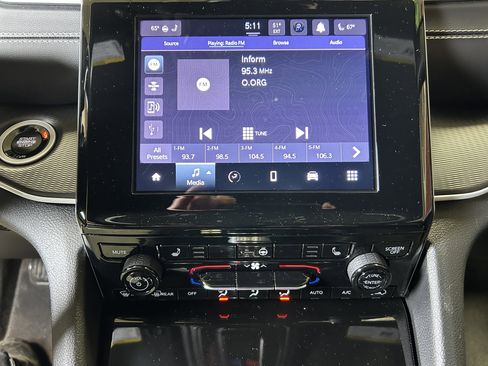 Certified 2025 Jeep Grand Cherokee Altitude image 30