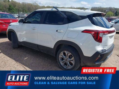 Used 2024 Kia Seltos LX AWD/4WD image 5
