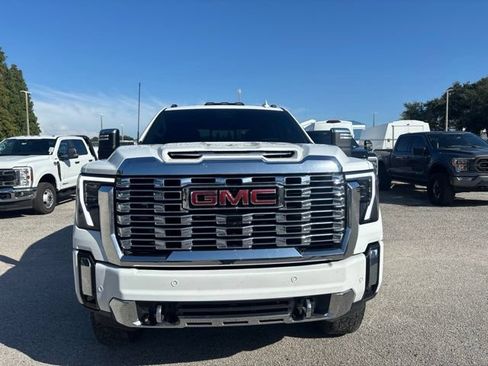 Used 2025 GMC Sierra 2500 Denali w/ Denali Reserve Package AWD/4WD image 2