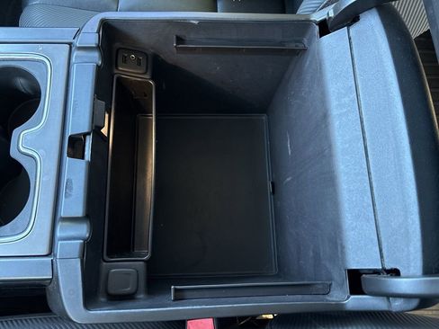 Used 2016 GMC Sierra 2500 SLT w/ Duramax Plus Package image 38