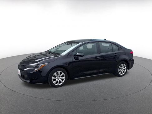 Used 2025 Toyota Corolla LE image 8