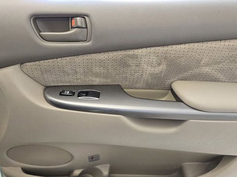 Used 2010 Toyota Sienna CE image 3